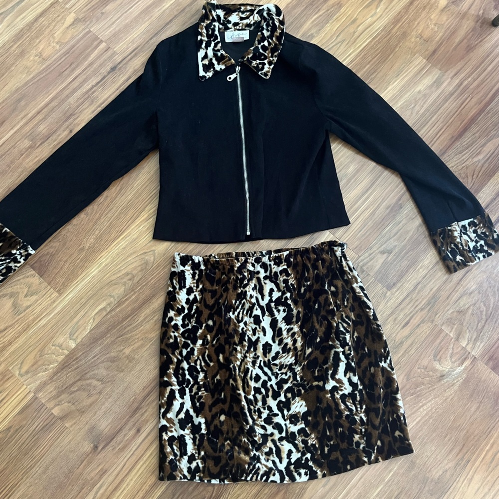 Vintage y2k 90s velour leopard print skirt jacket set size 6 Fran fine style